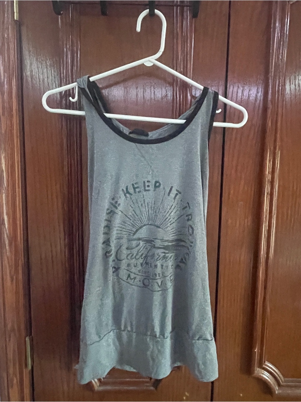 Women’s Gray Sleeveless Graphic Tank Top